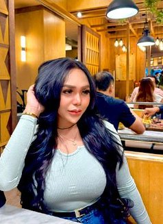 Sonya top bottom - Transsexual escort in Jakarta Photo 1 of 6