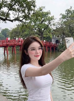 Sonya - escort in Singapore Photo 6 of 6