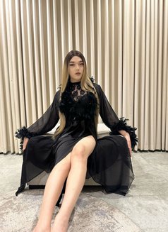 Sonya - Transsexual escort in Riyadh Photo 5 of 12