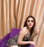 Sonya Good massage - Transsexual escort in Muscat Photo 2 of 9