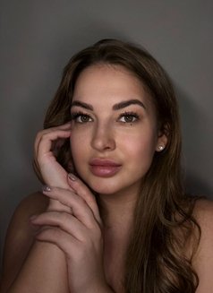 Sonya - escort in Al Manama Photo 14 of 18