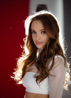 Sonya - escort in Dubai Photo 4 of 10