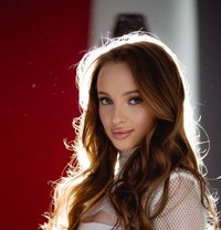 Sonya - puta in Dubai