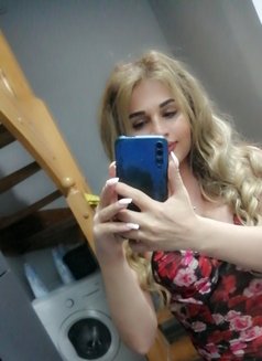 Sonya - Transsexual escort in İstanbul Photo 12 of 15