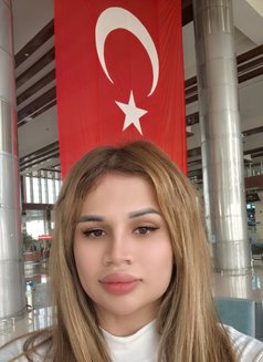 Sonya - Transsexual escort in İstanbul Photo 14 of 16