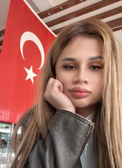 Sonya - Transsexual escort in İstanbul Photo 15 of 16