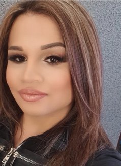 Sonya - Transsexual escort in İstanbul Photo 17 of 18