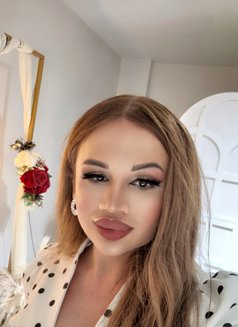 Sonya - Transsexual escort in İstanbul Photo 20 of 22