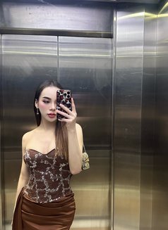 Sonya - Transsexual escort in İstanbul Photo 8 of 8