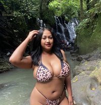Sonyaa - puta in Bali