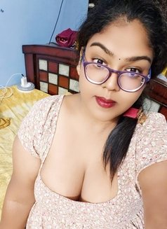 Sopana - Transsexual escort in Chennai Photo 8 of 10