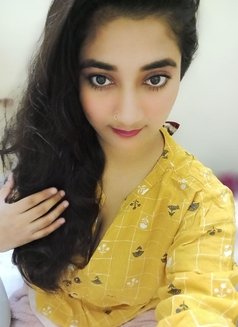 Sope - masseuse in Kuwait Photo 1 of 2