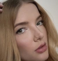Sophe - escort in Dubai Photo 1 of 5