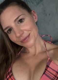 Sophia - escort in Okinawa Island Photo 2 of 4