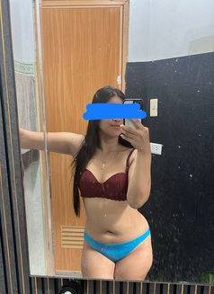 Sophia - escort in Cebu City Photo 3 of 6