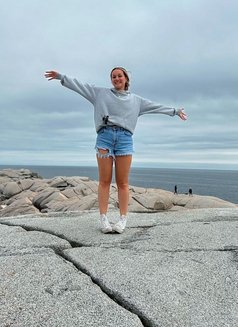 Sophia Grabriel - puta in Halifax Photo 9 of 9