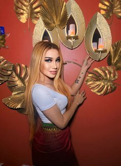 Sophia Massage full service - Transsexual escort in Abu Dhabi Photo 6 of 11