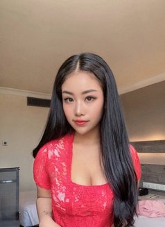 Sophia Rogan - escort in Singapore Photo 9 of 14