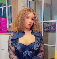 Sophia - escort in Muscat