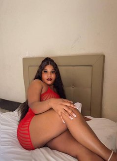 Sophia - escort in Beirut Photo 4 of 4