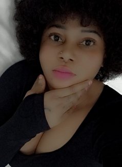 Sophia - escort in Muscat Photo 1 of 3