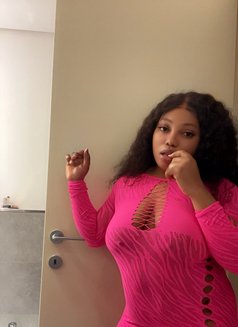 Sophia - escort in Dubai Photo 1 of 6