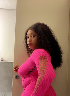 Sophia - escort in Dubai Photo 3 of 6