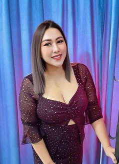 Sophia - escort in Doha Photo 2 of 5