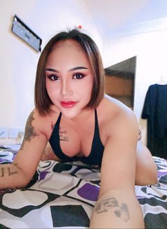 Sophia - Transsexual escort in Şalālah Photo 2 of 7