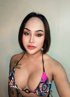 Sophia - Transsexual escort in Şalālah Photo 5 of 7