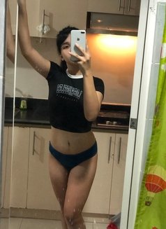 Sophia Young and Cutie Ladyboy - Transsexual escort in Manila Photo 5 of 13