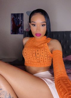 Candy petite doll - escort in Bangkok Photo 1 of 2