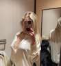Sophie - escort in Düsseldorf Photo 1 of 3