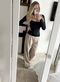 Sophie - escort in Brighton and Hove Photo 3 of 3