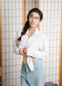 Sophie - escort in Chengdu Photo 3 of 4