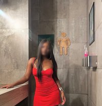 Sophie - escort in Kampala
