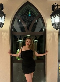 Sophie - escort in Abu Dhabi Photo 9 of 10