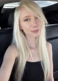 Sophie Hoffmann - companion in Dubai Photo 13 of 16