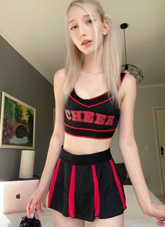 Sophie Hoffmann - escort in Dubai Photo 16 of 19