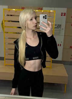 Sophie Hoffmann - escort in Dubai Photo 18 of 19