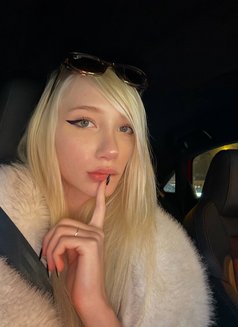 Sophie Hoffmann - companion in Dubai Photo 8 of 11