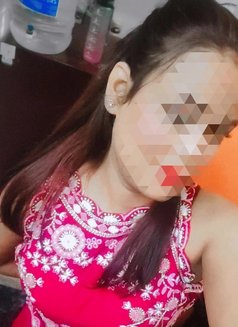 Sophie - puta in Hyderabad Photo 1 of 1