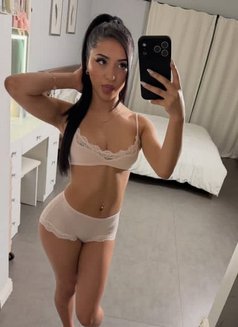 Sophie - escort in Muscat Photo 1 of 4