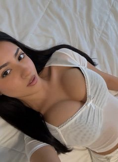 Sophie - escort in Muscat Photo 4 of 4