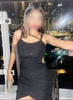 Sophie Melinda Young Petite GFE - puta in Colombo Photo 23 of 27