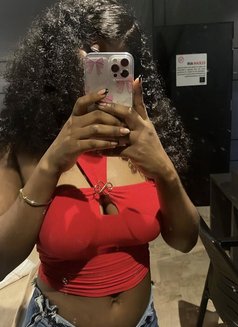 Sophie - escort in Ikeja Photo 1 of 5