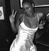 Sophie - escort in Kampala