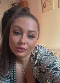 Sophie - Masajista in London Photo 9 of 9