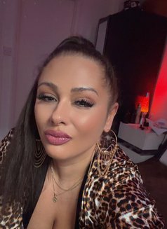 Sophie - Masajista in London Photo 6 of 6