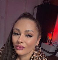 Sophie - masseuse in London Photo 6 of 6